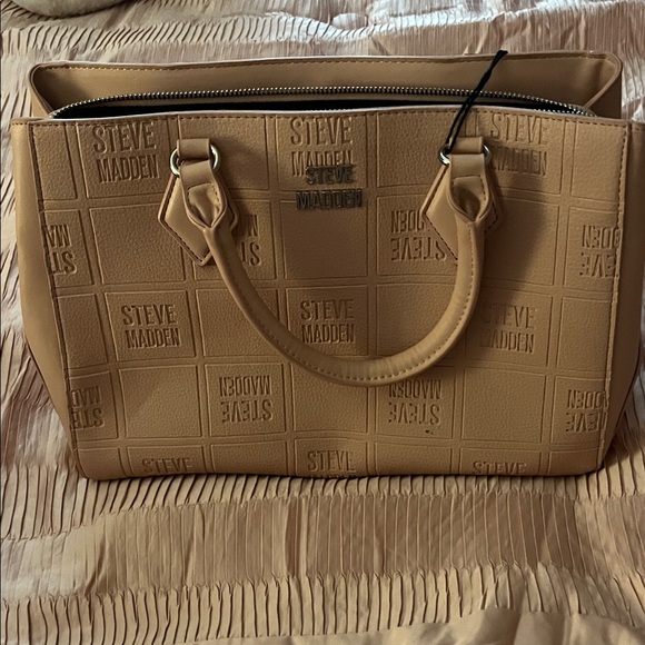 Steve Madden Handbags - Steve Madden Blush Embossed Logo Tote